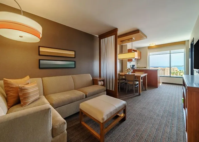 Hyatt Place Cabos 3*
