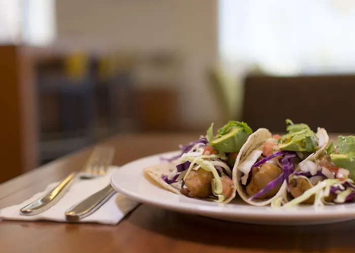 Hyatt Place Cabos 3*
